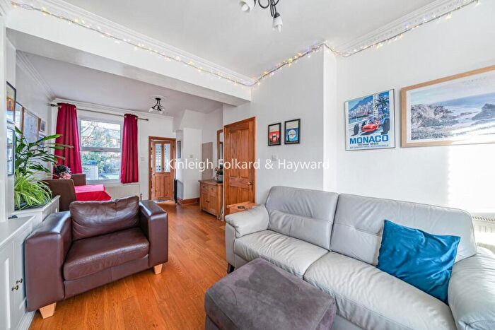 3 Bedroom Terraced House For Sale In Stanley Road, Bounds Green, N11