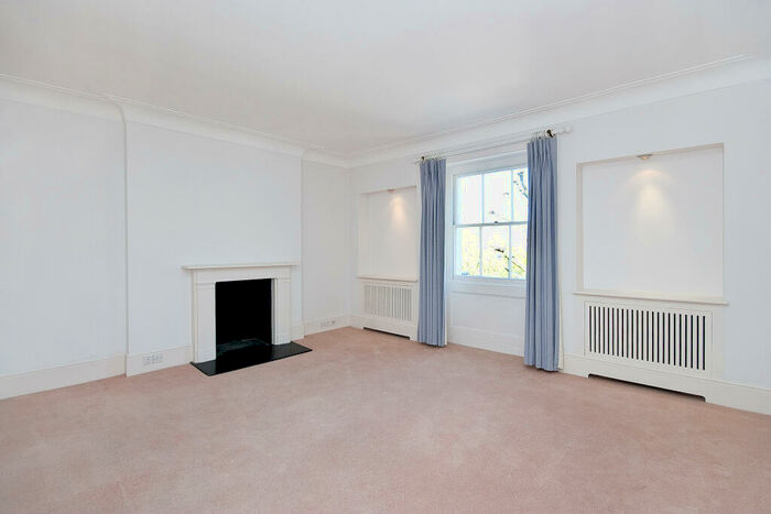 3 Bedroom Apartment To Rent In Hamilton Terrace, London, NW8