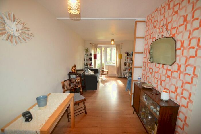 1 Bedroom Flat To Rent In Stonebridge Road, London, N15