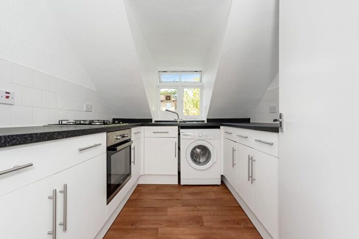 1 Bedroom Terraced House To Rent In Thicket Road, London, SE20