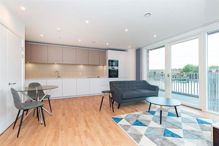 1 Bedroom Apartment To Rent In Kingwood Apartments, Waterline Way, Lewisham, SE8