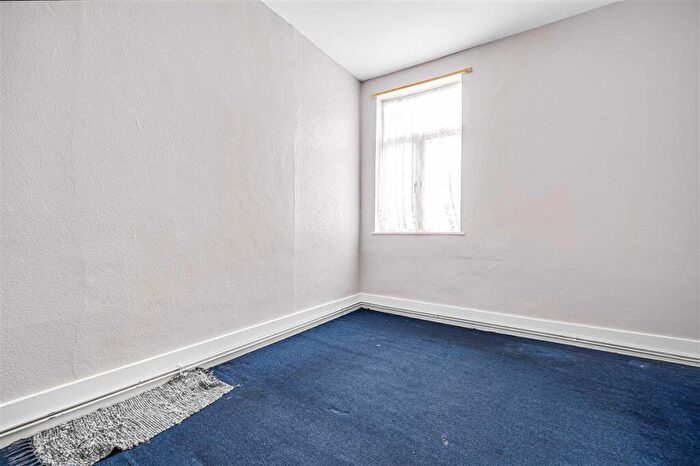 1 Bedroom Flat For Sale In Buckingham Road, NW10