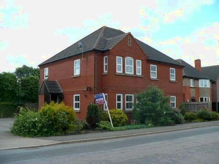 3 Bedroom Apartment To Rent In Victoria Court, Woodford, NN14