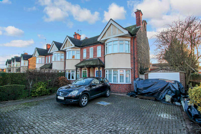 2 Bedroom Maisonette Flat To Rent In Christchurch Avenue, Harrow, HA3