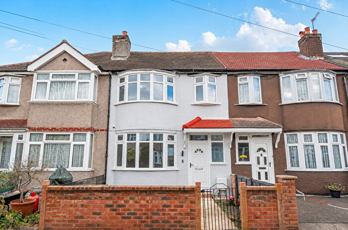 3 Bedroom Terraced House For Sale In Laings Avenue, Mitcham, CR4