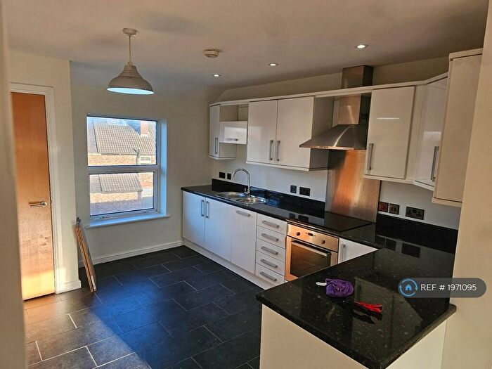 2 Bedroom Flat To Rent In Elm House, Liverpool, L22