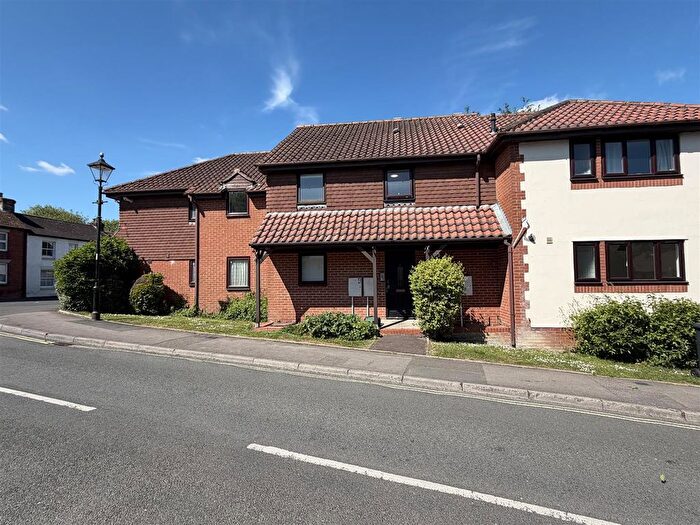 1 Bedroom Flat To Rent In Station Road, Overton, Basingstoke, RG25