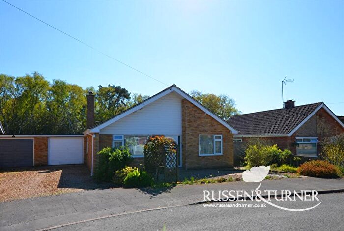 3 Bedroom Detached Bungalow For Sale In Tucked In A Cul-de-sac On Heather Close In The Woottons., PE30