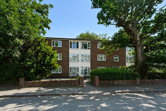 1 Bedroom Flat For Sale In Silverdale Court, Southampton, SO15
