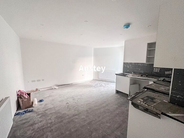 3 Bedroom Flat To Rent In Portswood Road, Southampton, SO17