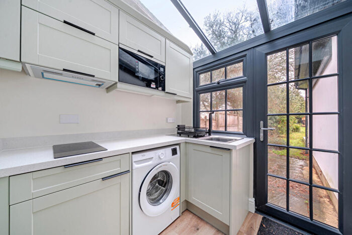 Studio To Rent In Lime Tree Avenue, Thames Ditton, KT7