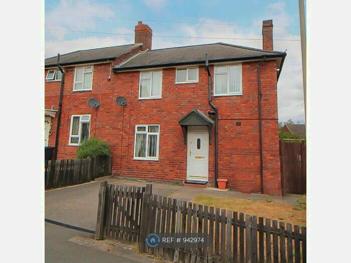3 Bedroom Semi-Detached House To Rent In North Oval, Dudley, DY3