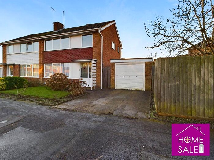 3 Bedroom Semi-Detached House To Rent In Queensway, Higham Ferrers, Rushden, NN10