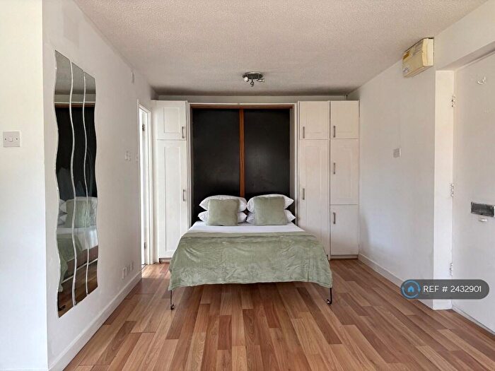 Studio To Rent In Danebridge Crescent, Derby, DE21