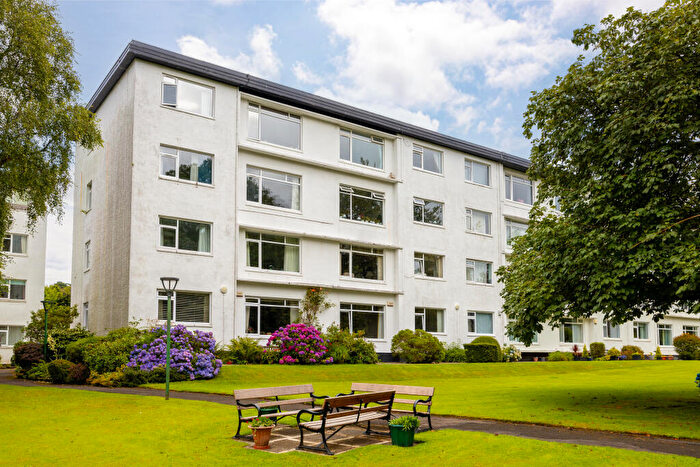 2 Bedroom Flat For Sale In Strathclyde Court, Helensburgh, Argyll And Bute, G84