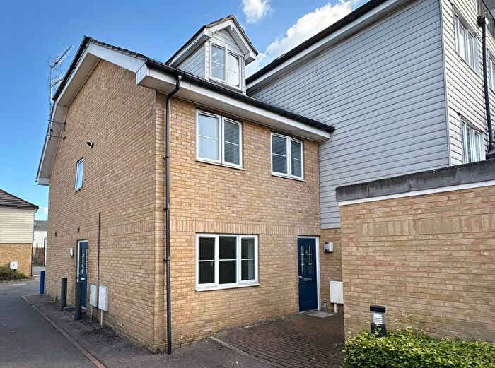 2 Bedroom Flat To Rent In East Street, Sittingbourne, ME10