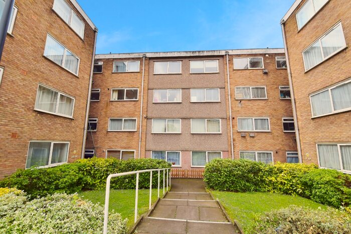3 Bedroom Apartment To Rent In Sunnydene Lodge, Sunnydene Gardens, Wembley, Greater London, HA0