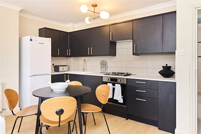 2 Bedroom Flat To Rent In Adolphus Road, London, N4