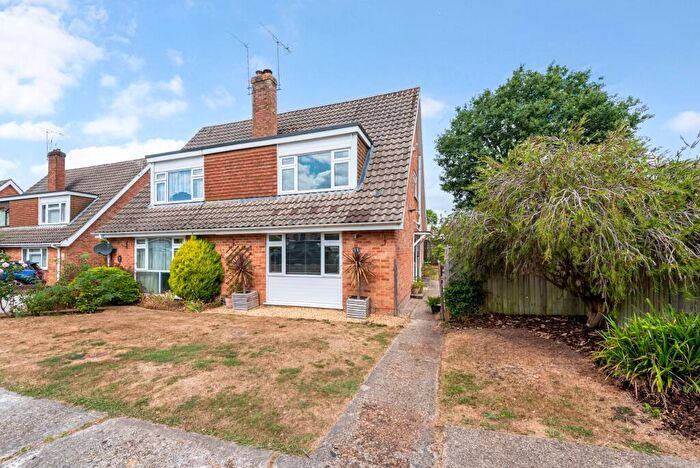3 Bedroom Semi-Detached House For Sale In North Baddesley, Southampton, SO52