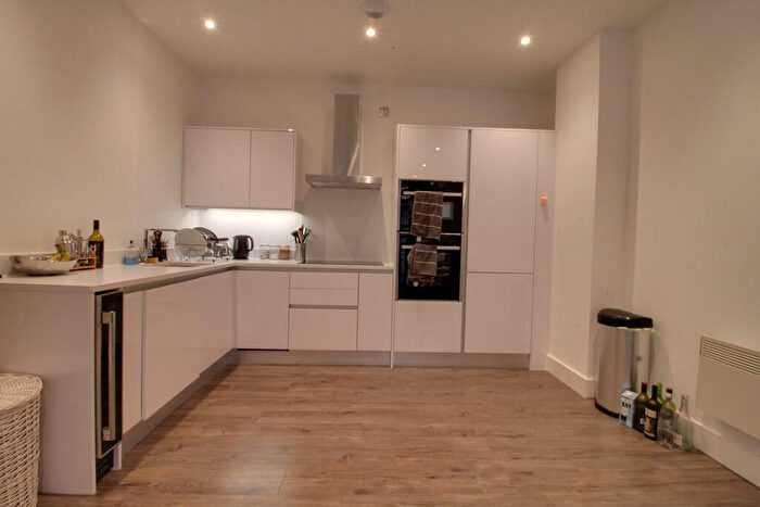 2 Bedroom Apartment To Rent In Tenby Heights, Tenby Street North, B1