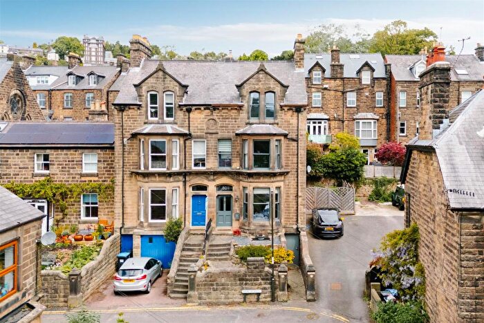 4 Bedroom Semi Detached House For Sale In New Street, Matlock, DE4