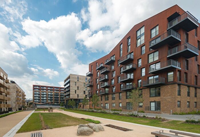 2 Bedroom Flat To Rent In Plough Way, London, SE16