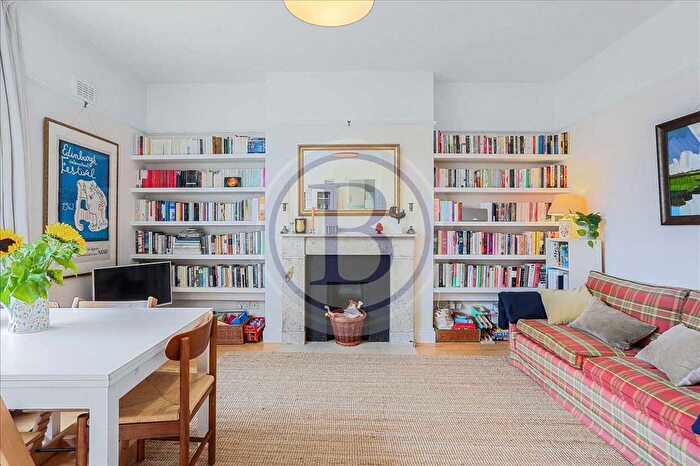 2 Bedroom Flat For Sale In Yerbury Road, London, N19