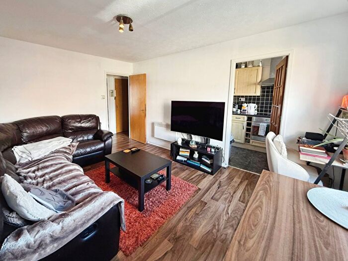 1 Bedroom Flat To Rent In Calder House, Navigation Walk, Leeds, West Yorkshire, LS10