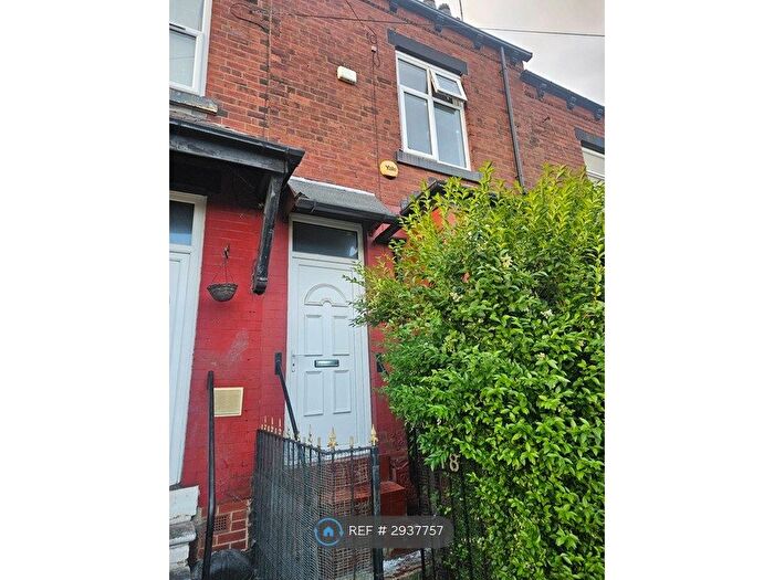4 Bedroom Terraced House To Rent In Ecclesburn St, Leeds, LS9