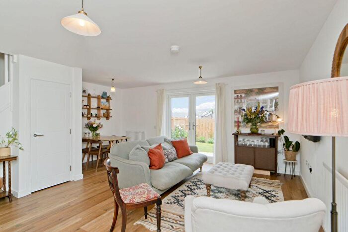 3 Bedroom End Of Terrace House For Sale In Foxhall Gait, Kirkliston, EH29