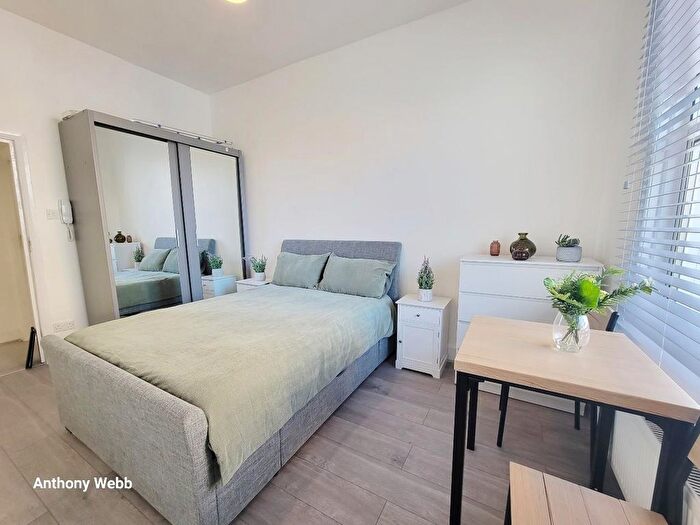 1 Bedroom Flat To Rent In Essex Road, Islington, N1