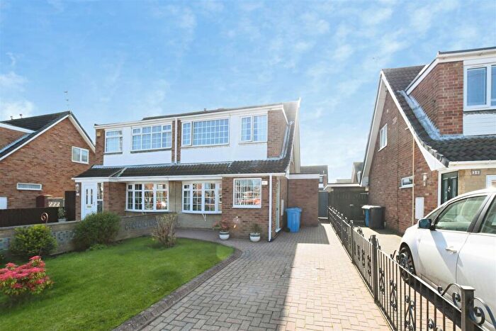 3 Bedroom Semi Detached House For Sale In Willowdale, Hull, HU7