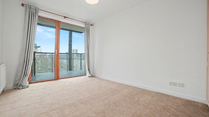 2 Bedroom Flat For Sale In Maritime Quay, London, E14