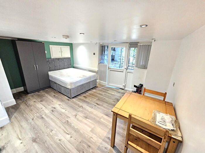 Studio To Rent In Ecclesall Road, Sheffield, S11