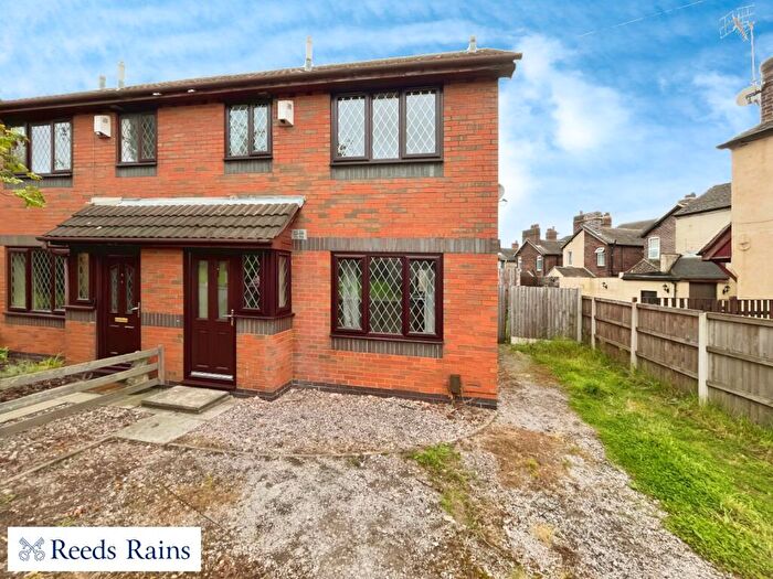 3 Bedroom Semi-Detached House To Rent In Red Lion Square, Chesterton, Newcastle, Staffordshire, ST5