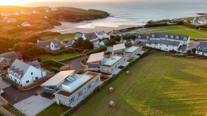 6 Bedroom Detached House For Sale In Treyarnon Bay, Padstow, PL28