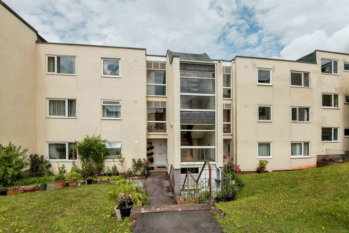 2 Bedroom Flat For Sale In Coates Road, Exeter, EX2