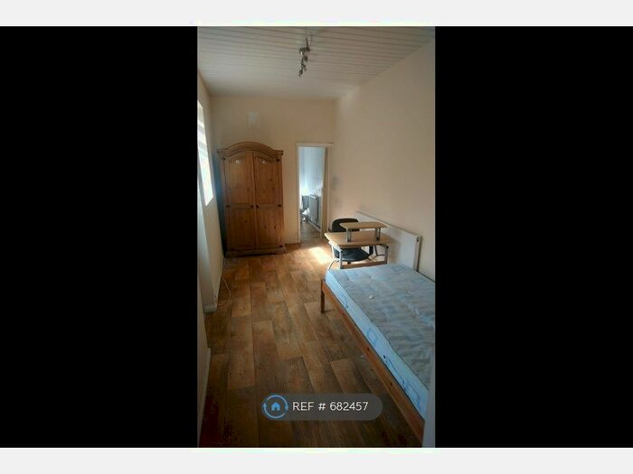 Studio To Rent In Allesley Old Road, Coventry, CV5