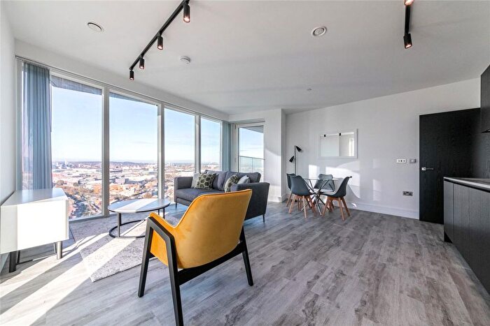 2 Bedroom Flat To Rent In Portal Way, North Acton, W3