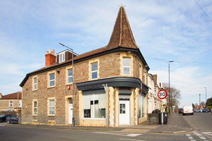 4 Bedroom Maisonette To Rent In Downend Road, Downend, Bristol, BS16