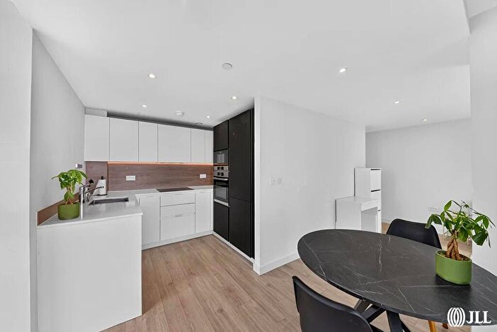 1 Bedroom Apartment To Rent In Newnton Close London, N4