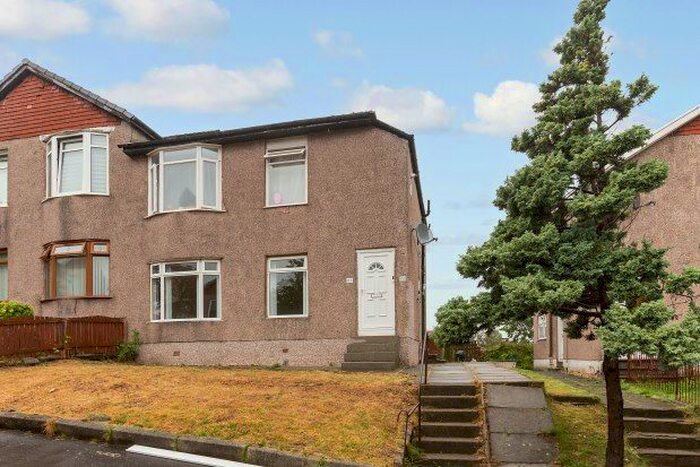 3 Bedroom Flat To Rent In Montford Avenue, Glasgow, G44