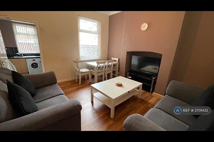 3 Bedroom End Of Terrace House To Rent In Saxby Street, Salford, M6