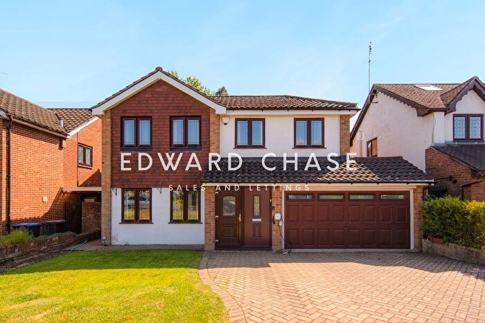 5 Bedroom Detached House For Sale In Great Owl Road, Chigwell, IG7