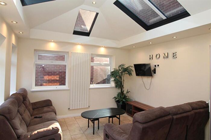 4 Bedroom House To Rent In Ffordd Nowell, Penylan, Cardiff, CF23