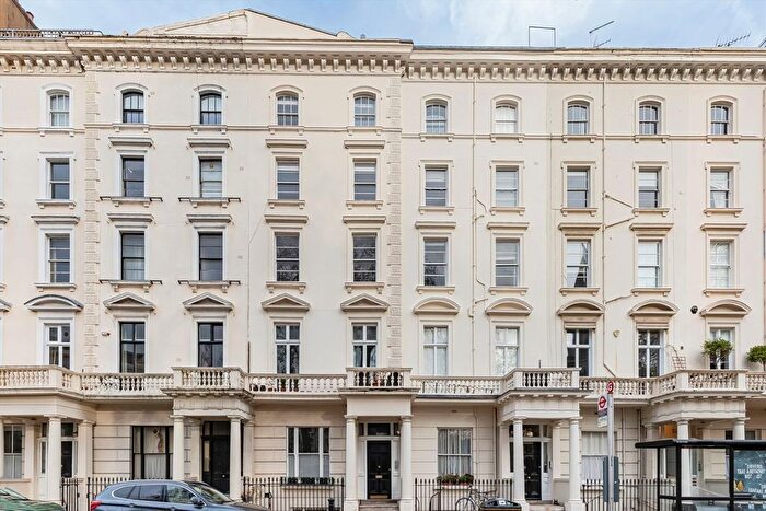 1 Bedroom Flat To Rent In St. Georges Square, London, SW1V