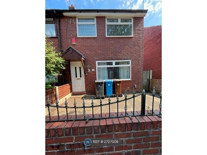 2 Bedroom Semi Detached House To Rent In Kenyon Avenue, Oldham, OL8