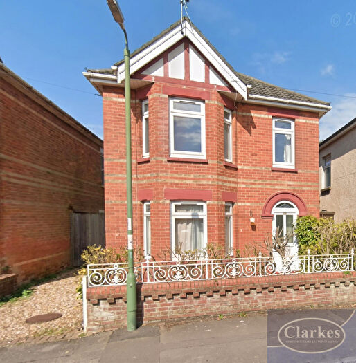Detached House To Rent In Evelyn Road, Bournemouth, BH9