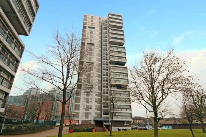 1 Bedroom Flat To Rent In Battersea Church Road, Battersea, SW11