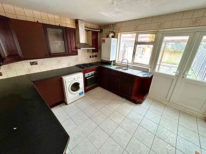 3 Bedroom Detached House To Rent In Atkinson Road, London, E16